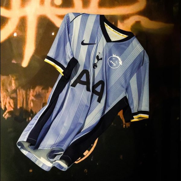Camiseta Tottenham Hotspur x Travis Scott