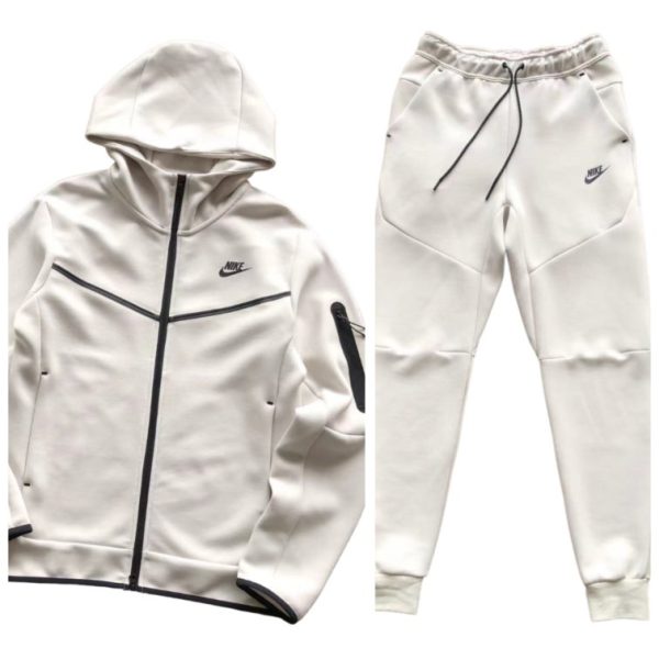 Nike Tech Fleece Blanco