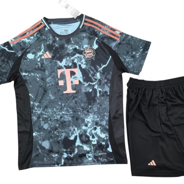 Conjunto Bayern Múnich 24/25 2ª equipación
