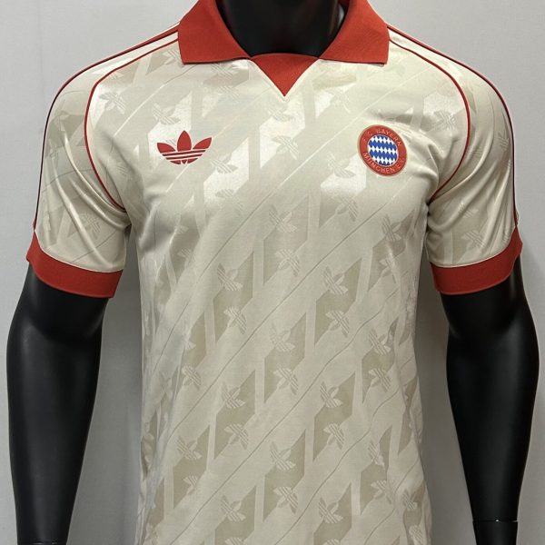 Camiseta retro Bayern Múnich edición vintage manga corta