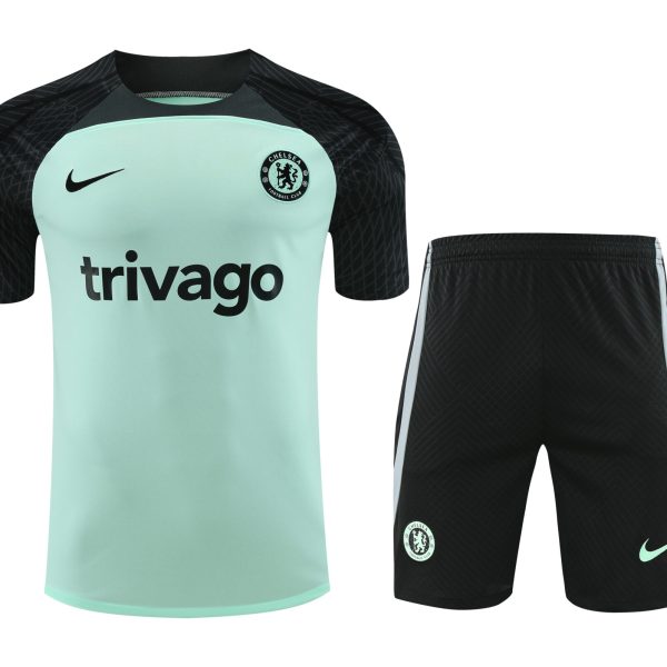 Conjunto de calentamiento Chelsea azul claro y negro