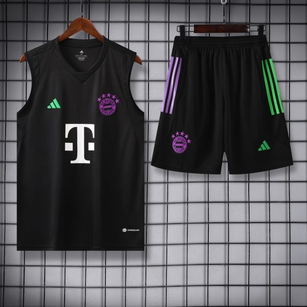 Conjunto tirantes Bayern Múnich negro verde y morado